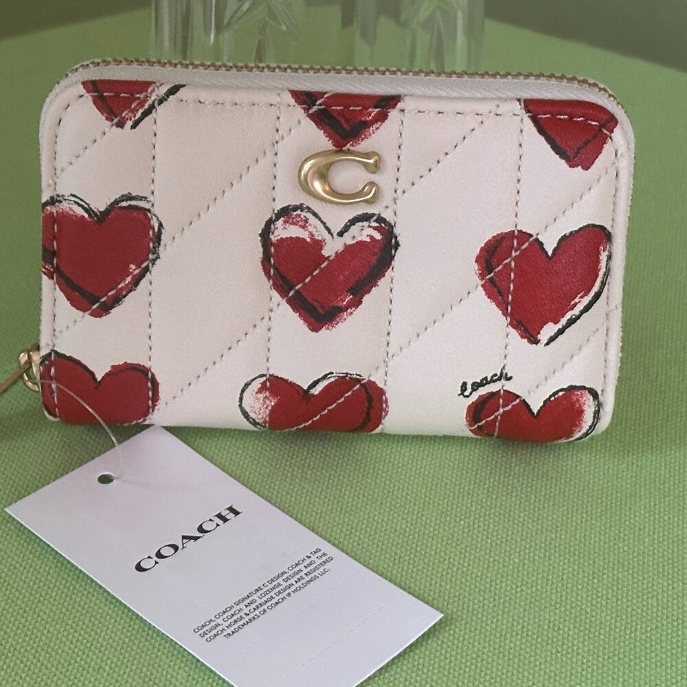 COACH SMALL ZIP-AROUND CARD CASE W/QUILTING & HEART PRINT:NWT CBR71